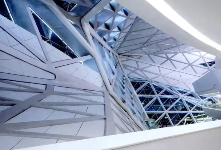 大通钢结构不仅是工程技术，更是融合历史、艺术与哲学的载体！