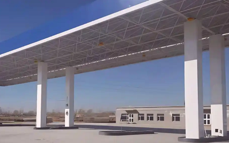 大通钢结构加油站罩棚_螺栓球网架_挑檐_形象柱!